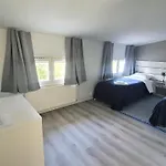 Vanha-merivartioasema Hotel