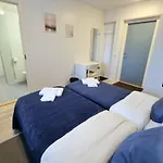 Vanha-merivartioasema Hotel *