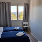 Vanha-merivartioasema Hotel