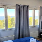 Vanha-merivartioasema Hotel