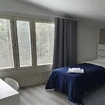 Vanha-merivartioasema Hotel *