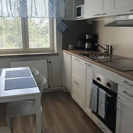 Vanha-merivartioasema Hotel *