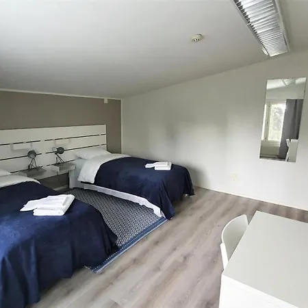 Vanha-merivartioasema Hotel