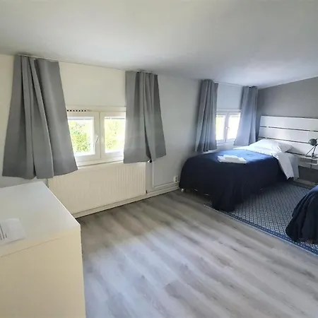 Vanha-merivartioasema Hotel