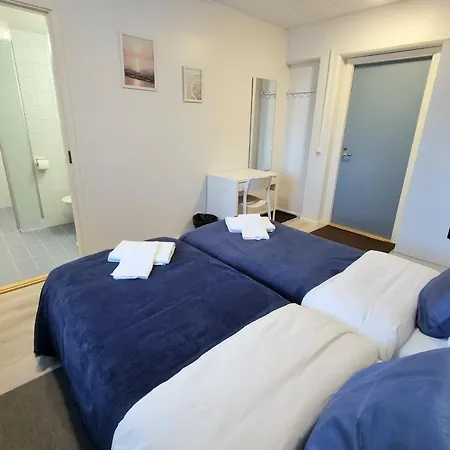 Vanha-merivartioasema Hotel *