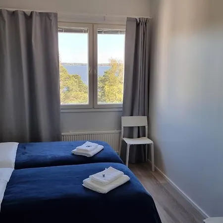 Vanha-merivartioasema Hotel