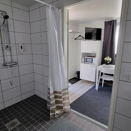 Vanha-merivartioasema Hotel
