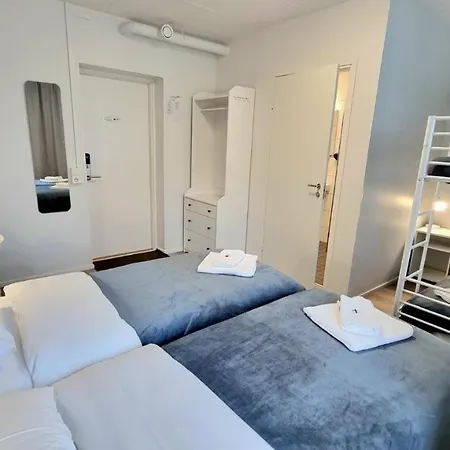 Vanha-merivartioasema Hotel *